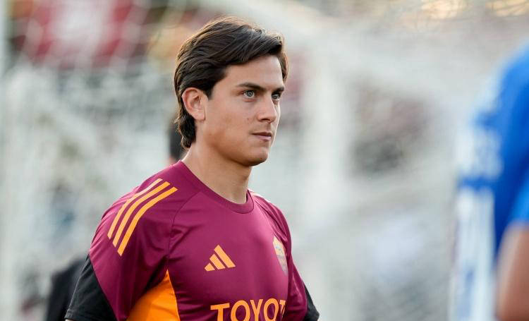 足坛狂欢夜:曼联4-4惊天平局,罗马小胜续命,贝蒂斯难求三分终止连胜